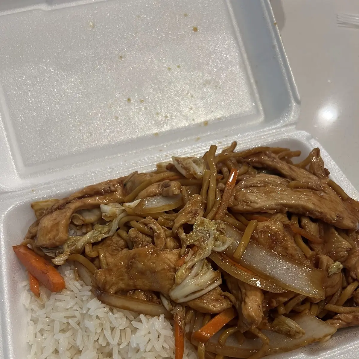 Chicken Low Mein with White Rice