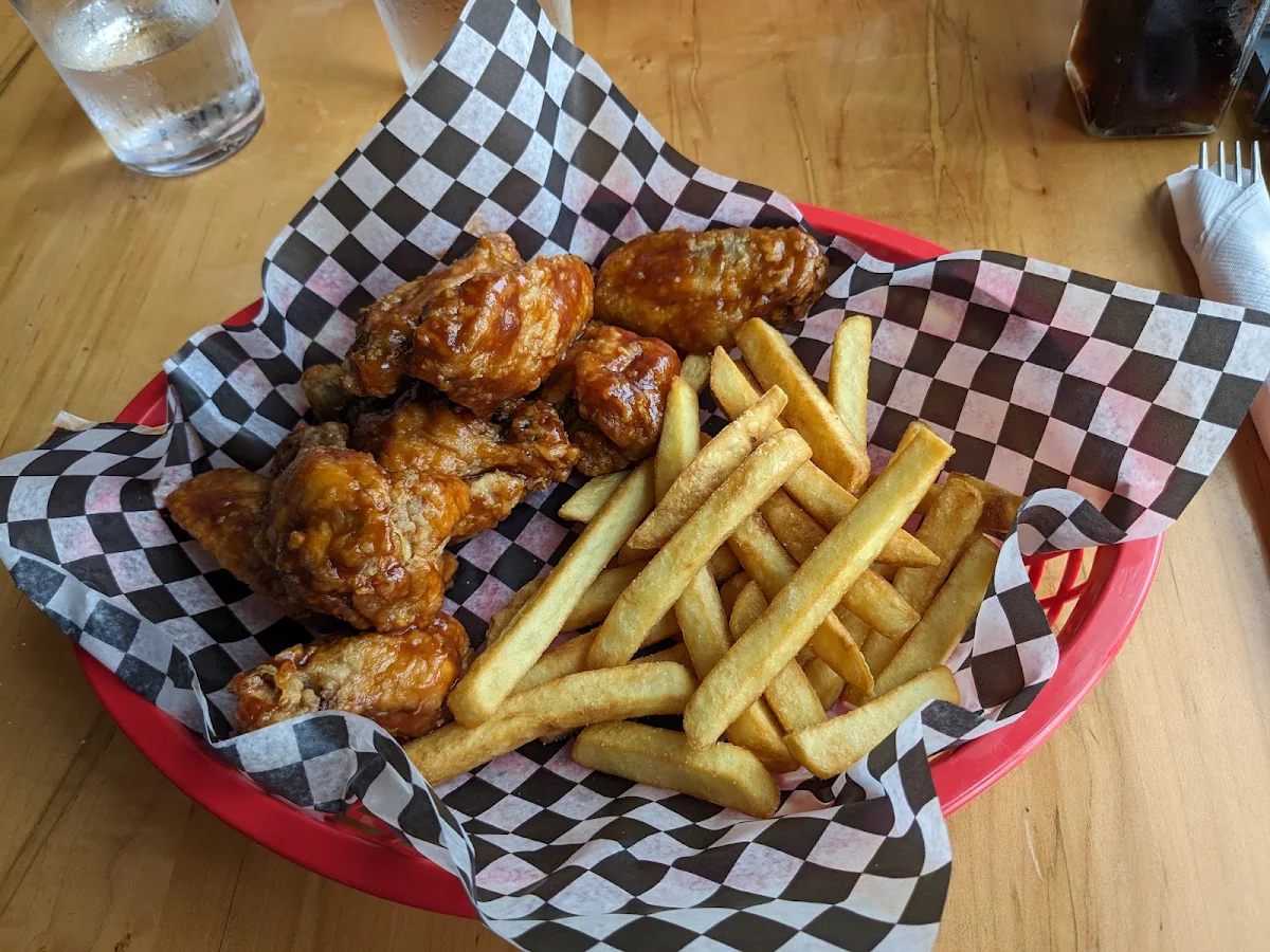 BBQ Wings, Duffy's Famous Fish & Chips Restaurant