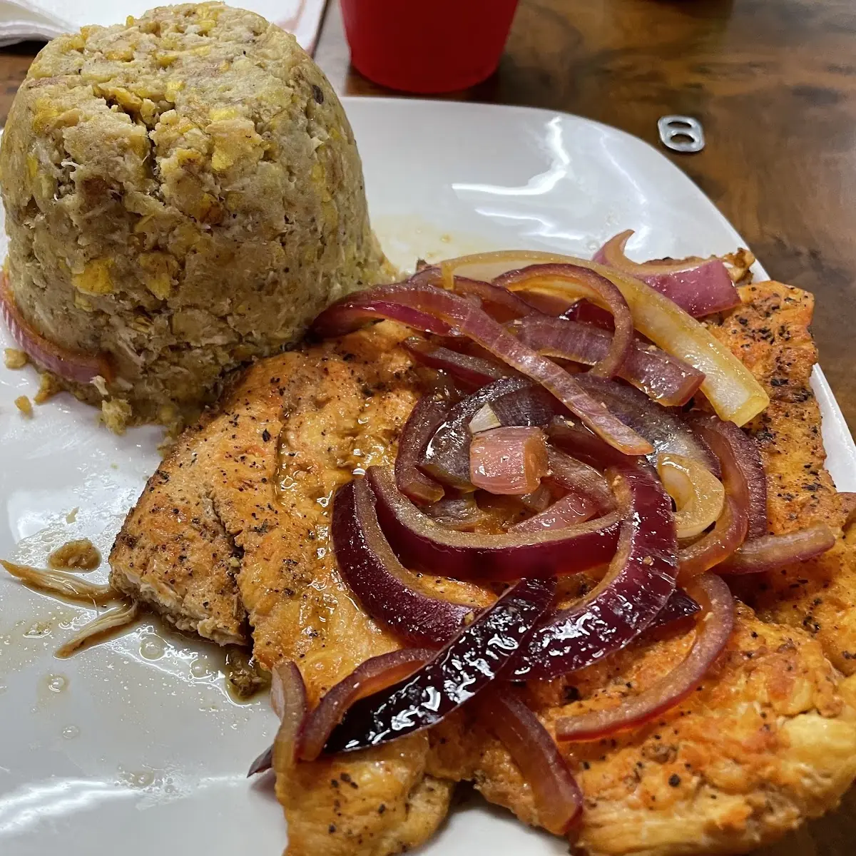 Chicken Mofongo Con Pechuga En Salsa Criolla