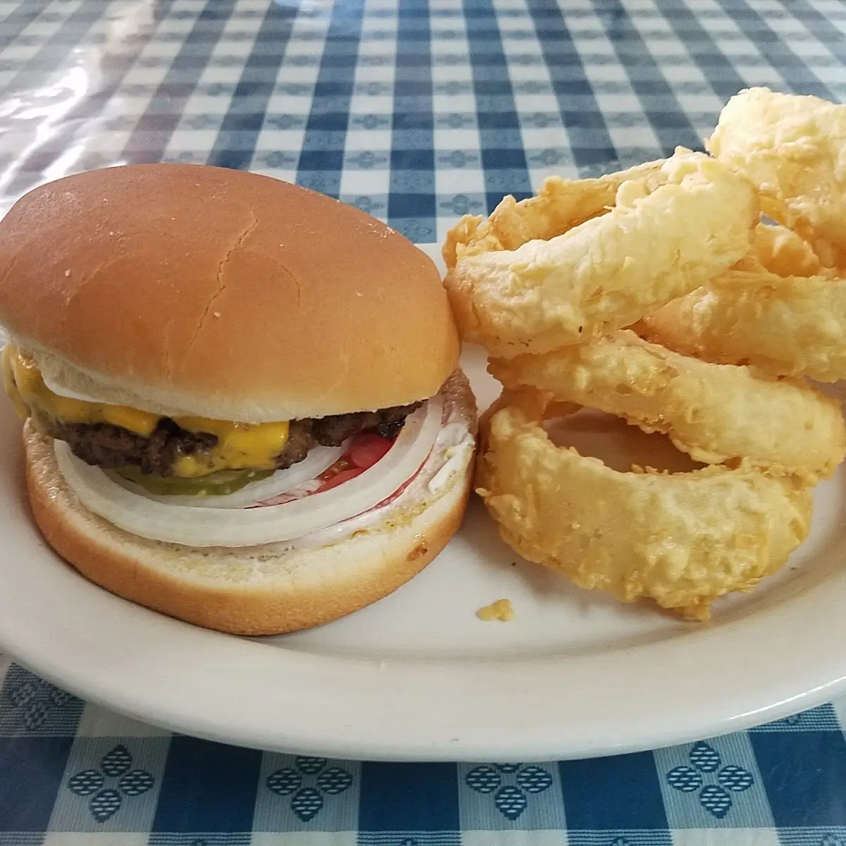 Cheeseburger and Onion Rings