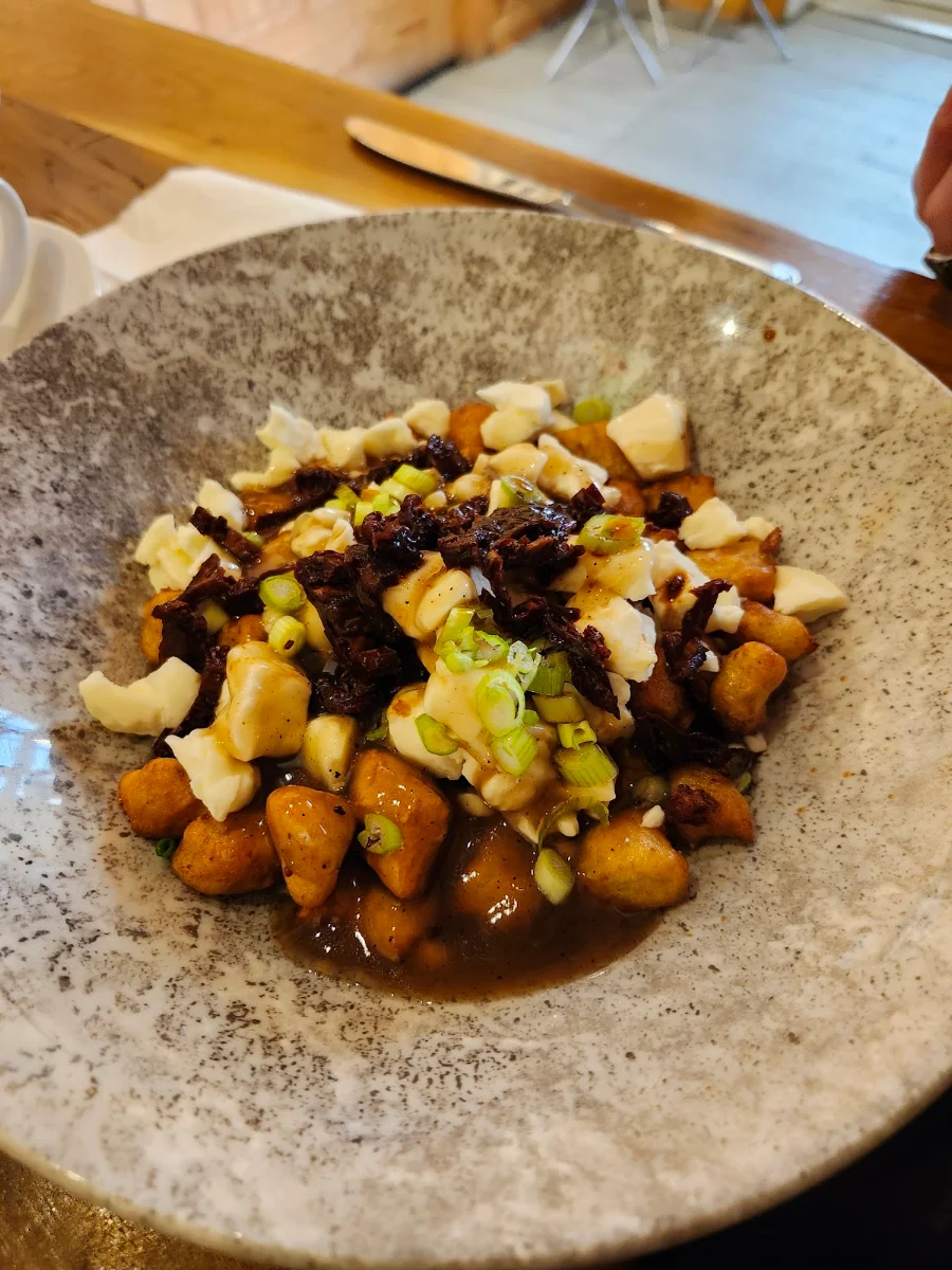 Gnocchi Poutine, L'Imposteur Resto-Traiteur Flexi-Végé