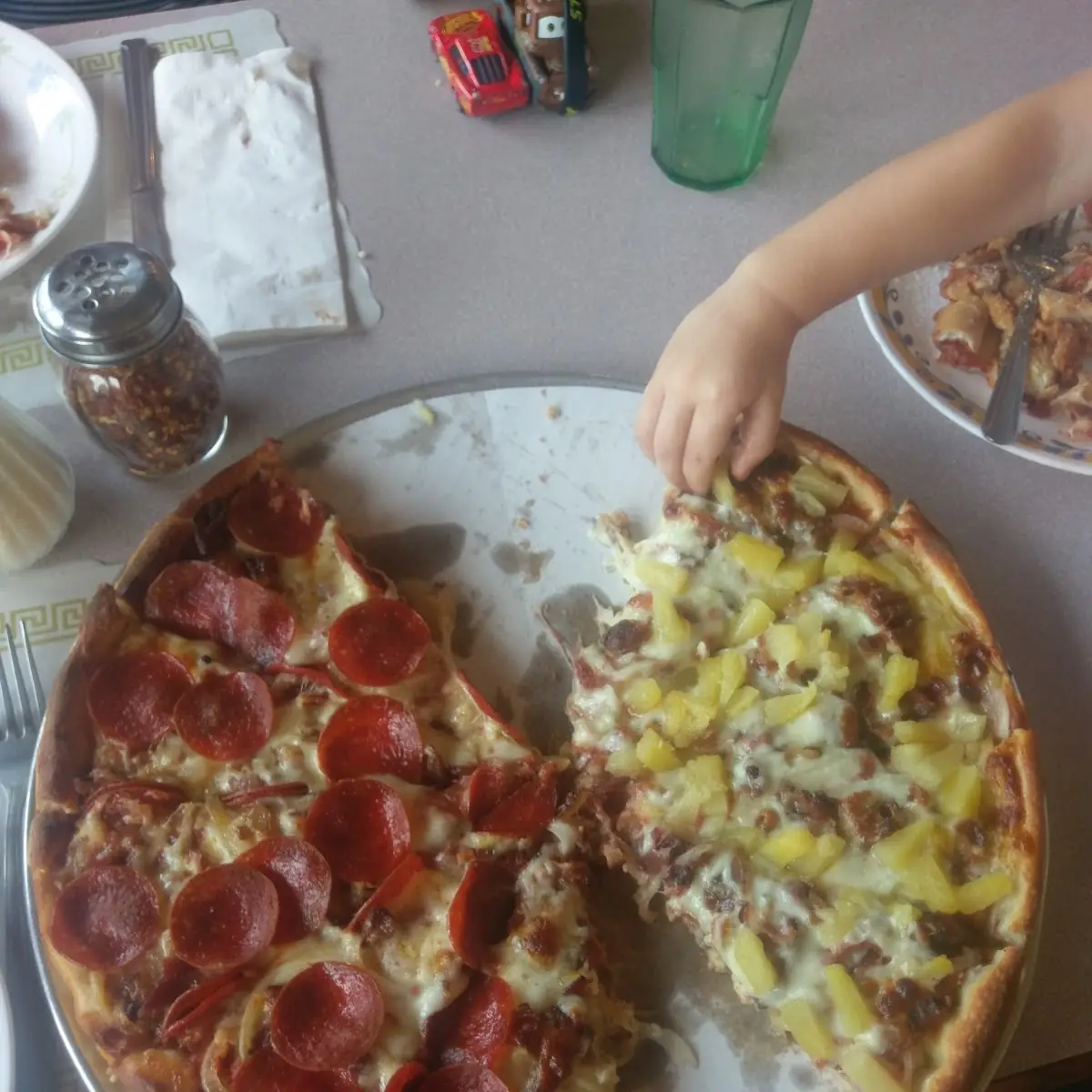 Large Pizza 1 2 Pepperoni & Bacon 1 3 Pineapple & Bacon