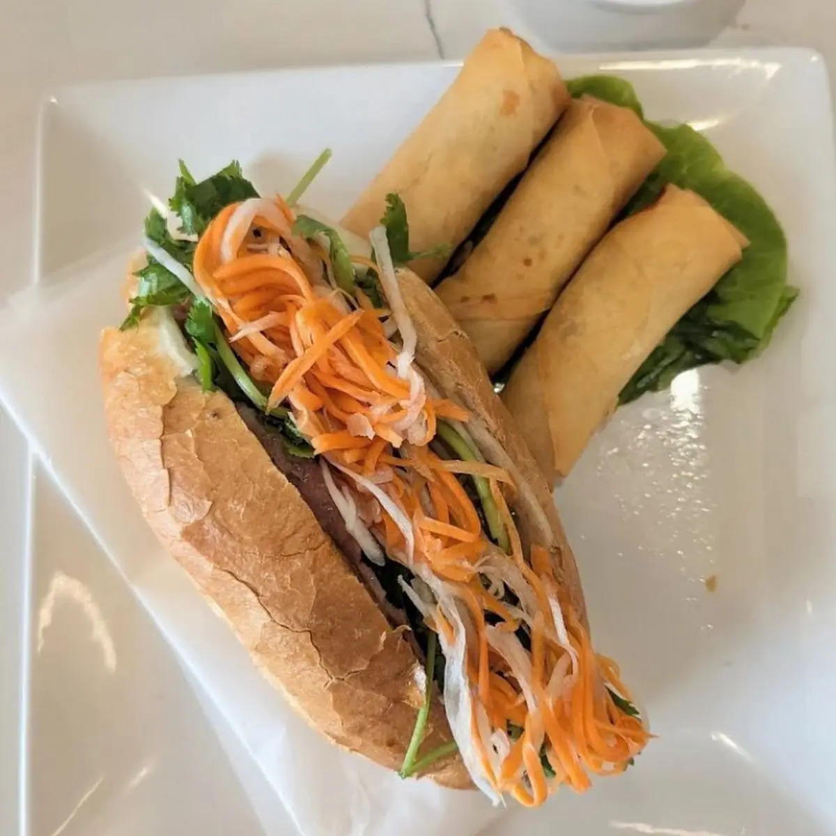 E6. Banh Mi