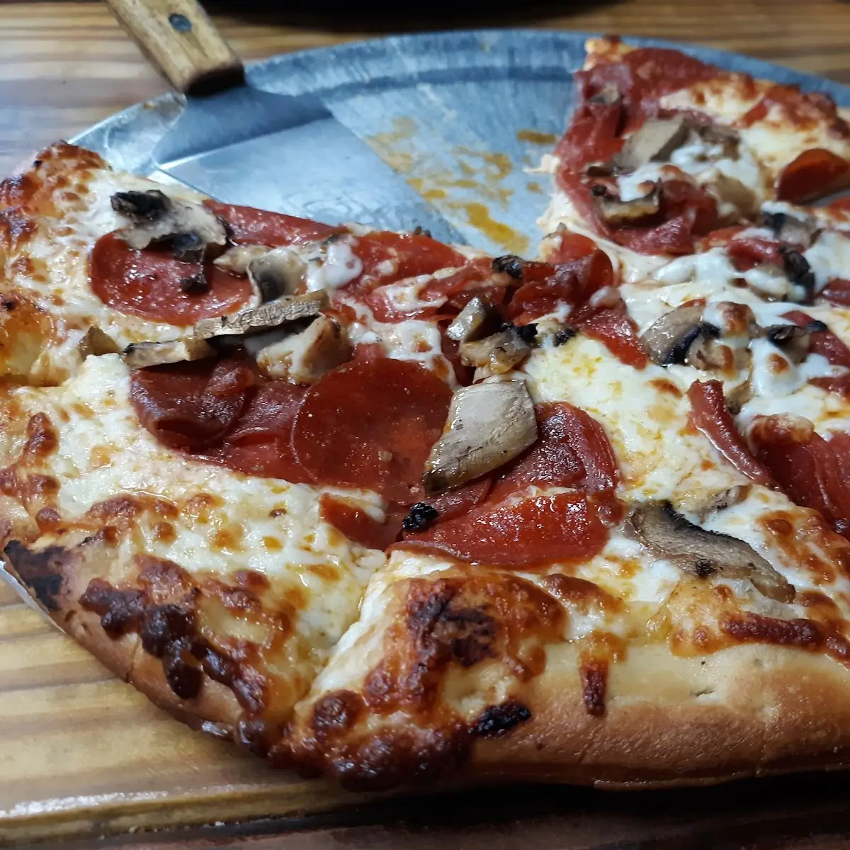Pepperoni & Mushroom Pizza