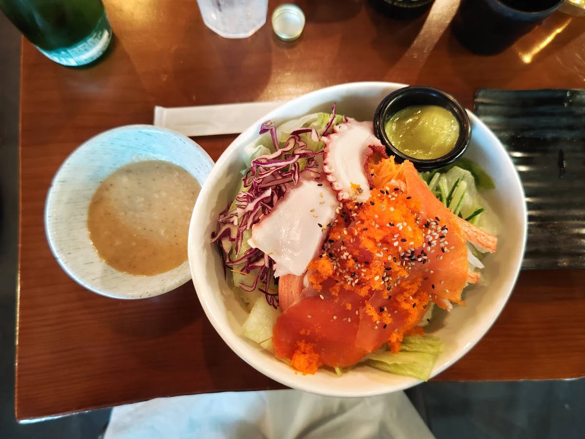 Seafood Salad, Sushi California