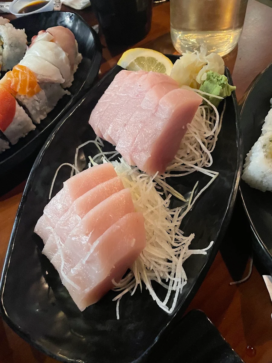Tuna Sashimi, Sushi California