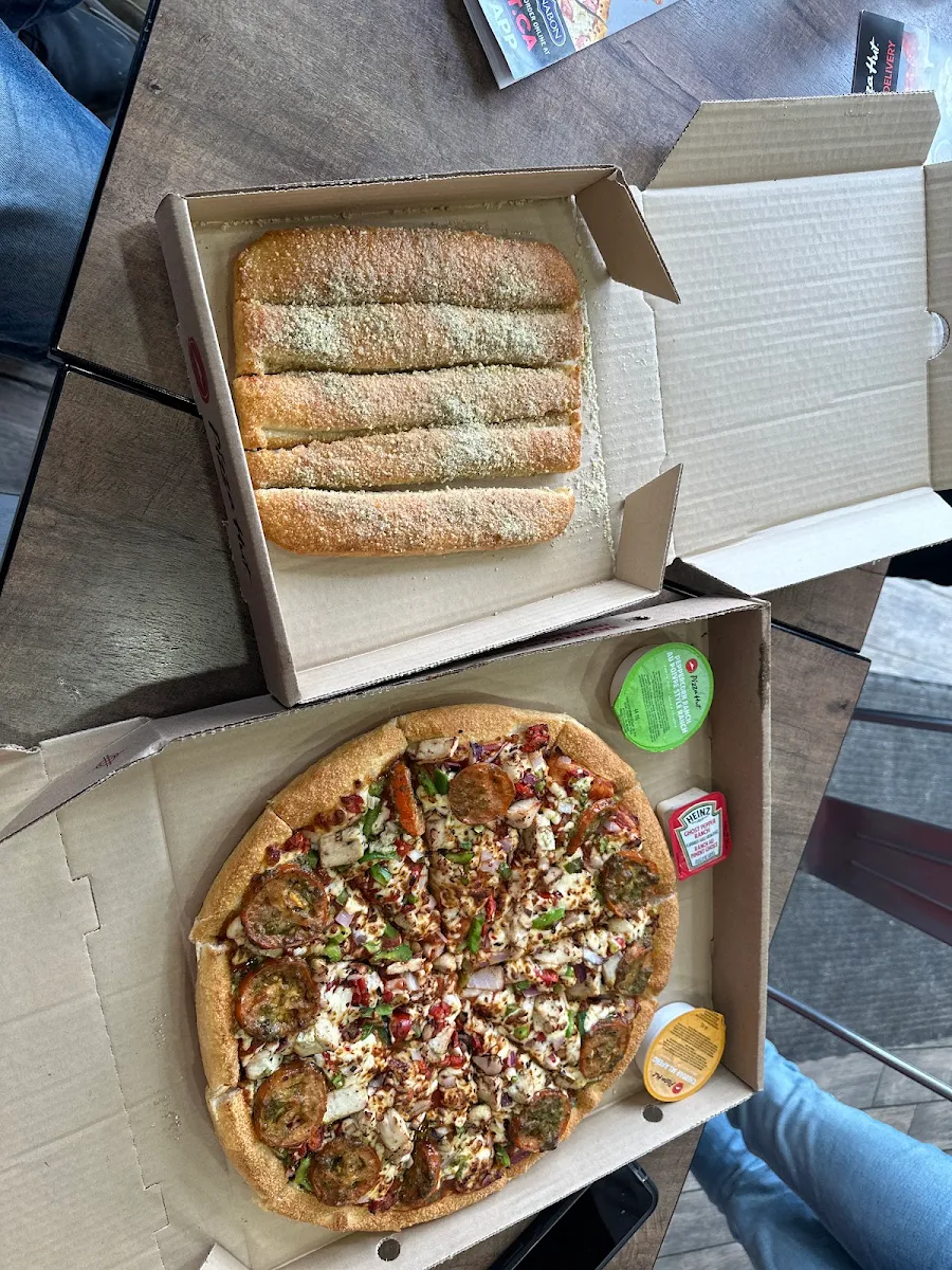 Highlights, Pizza Hut