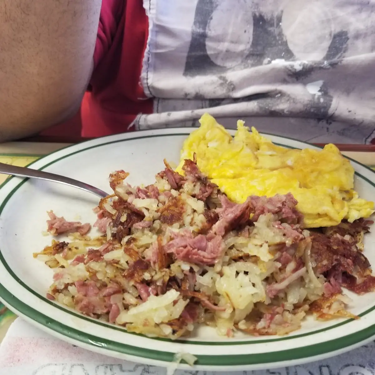 Fresh Corned Beef Hash With 2 Eggs, Toast & Jelly
