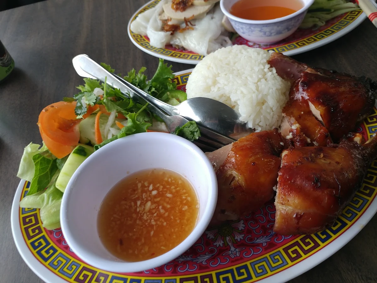 Steamed Rice with Grilled Chicken