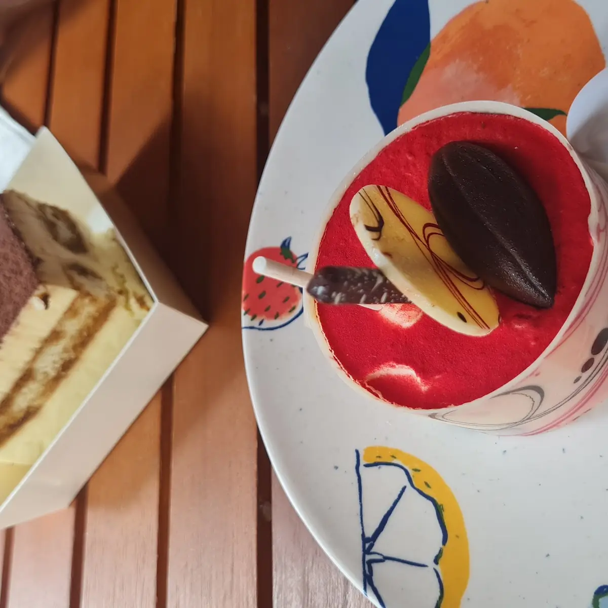 Tiramisu Cake and Red Velvet Cake
