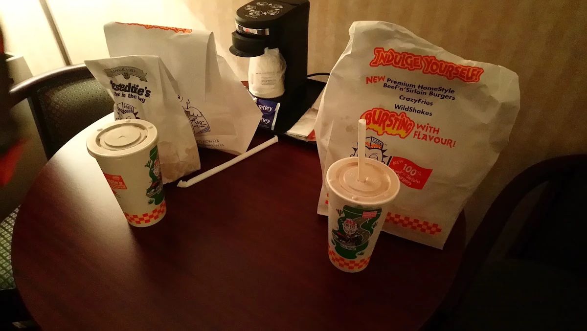 Steak & Shake 20oz Strawberry, Fast Eddie's