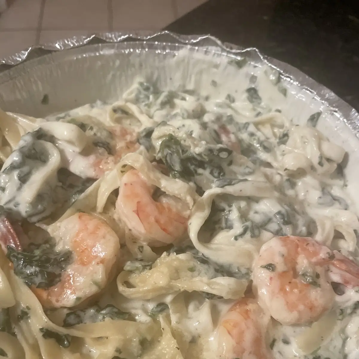Alfredo Pasta with Shrimp and Spinach