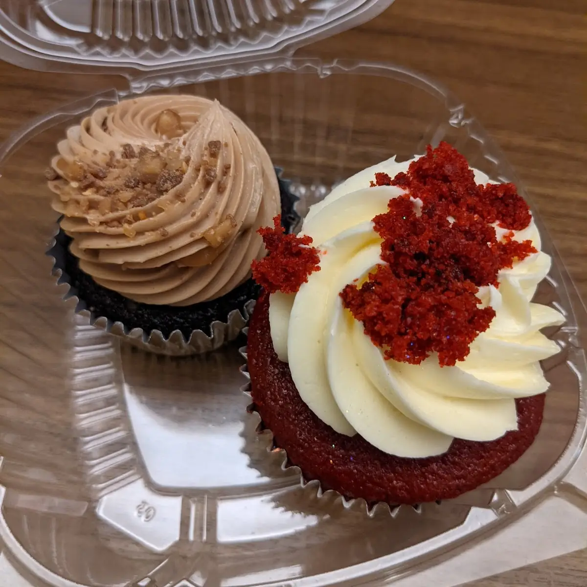 Toffee Cupcake & Red Velvet Cupcake