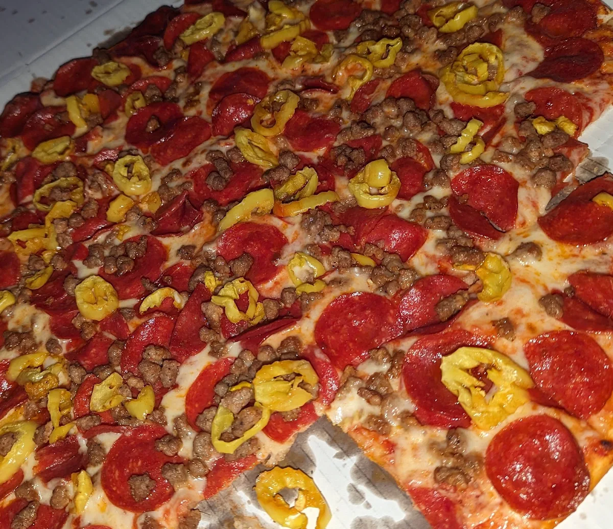 Pepperoni Sausage and Peppers Pizza