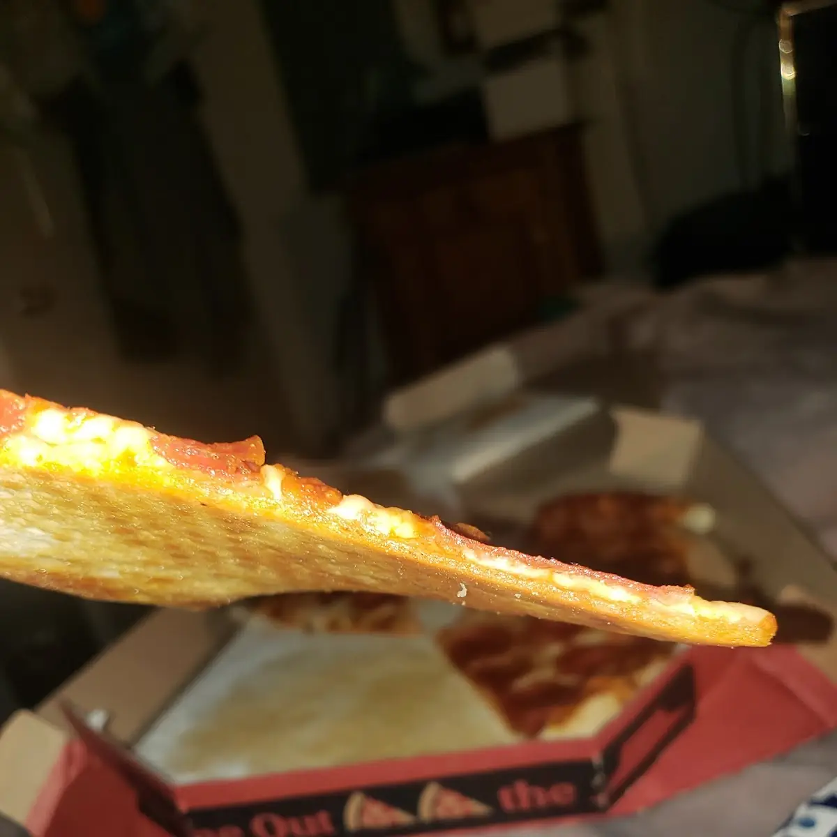 Pizza Hut Hand Tossed Pepperoni Pizza