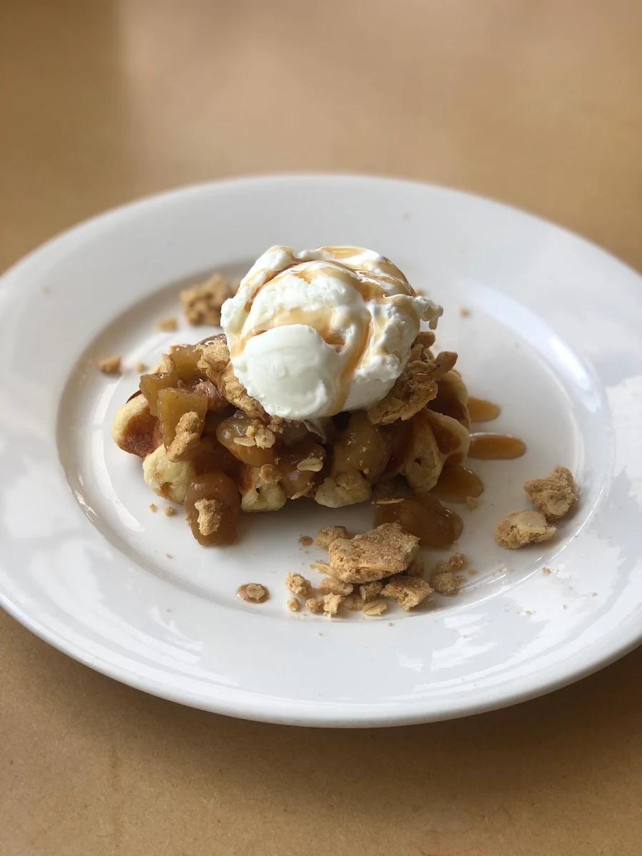 Apple Crumble Waffle V, Kettering Cafe