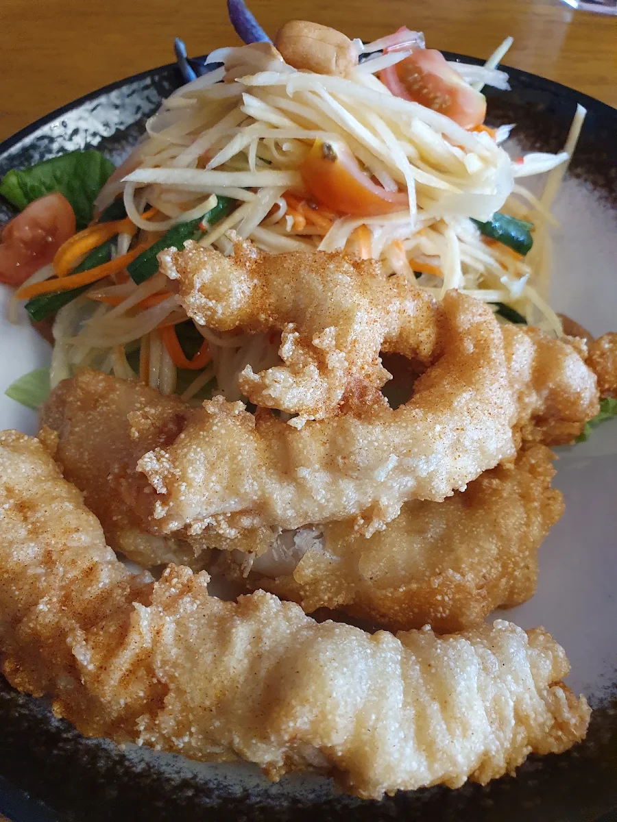 Som Tum Salad with Crispy Fish Fillet, Kettering Cafe