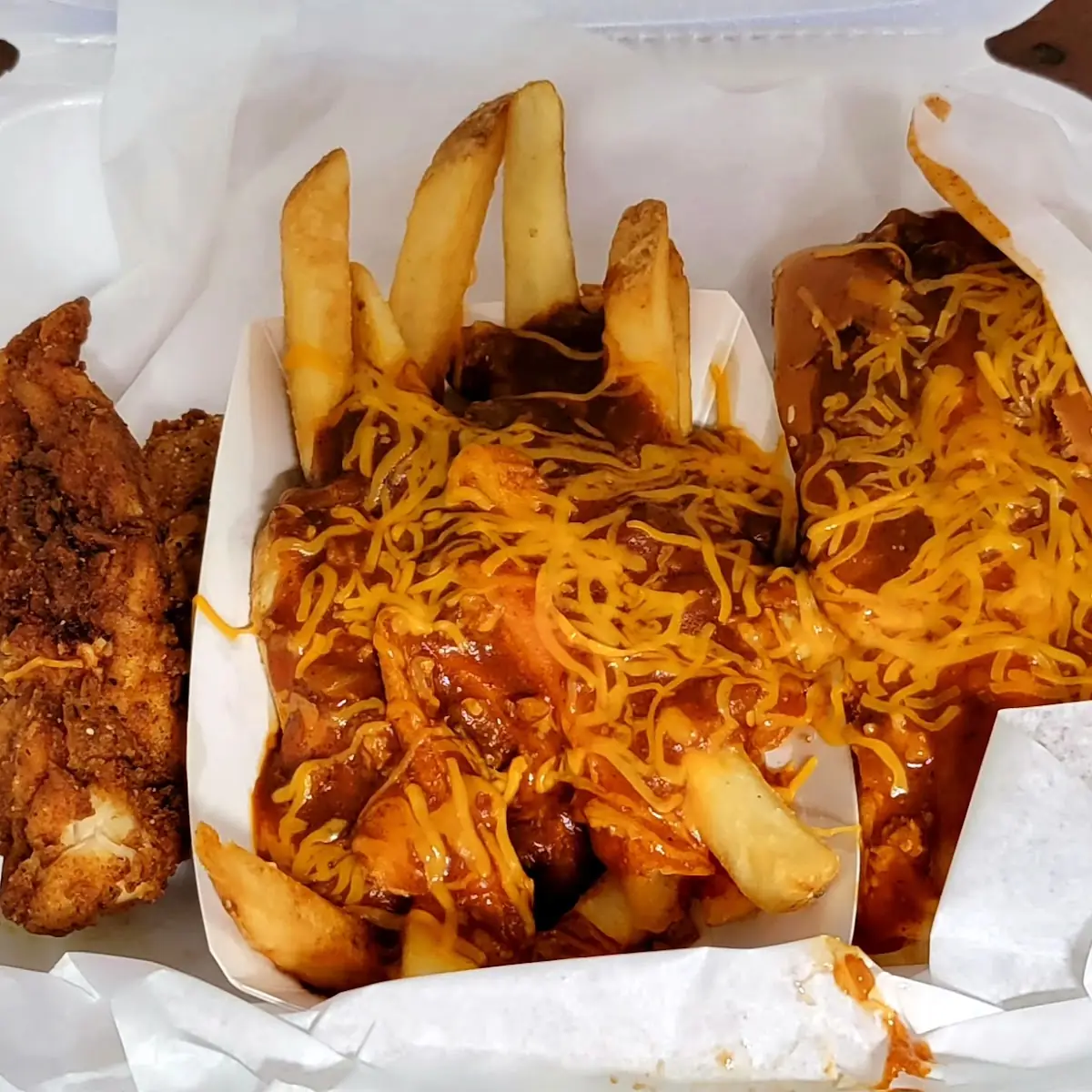 Chilli Cheese Dog & Fries