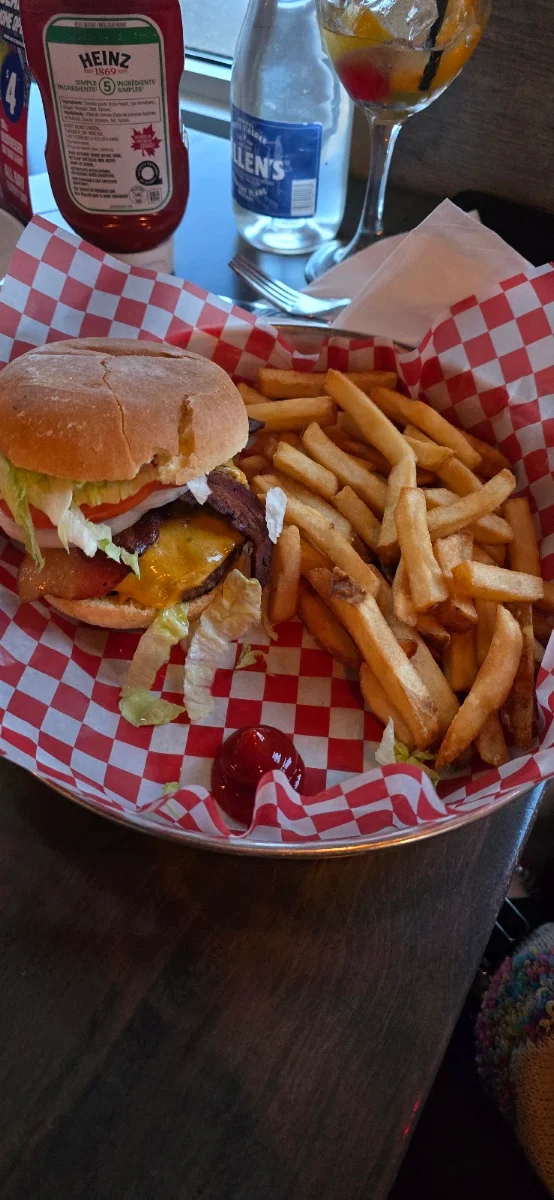 Bacon Cheeseburger with Fries