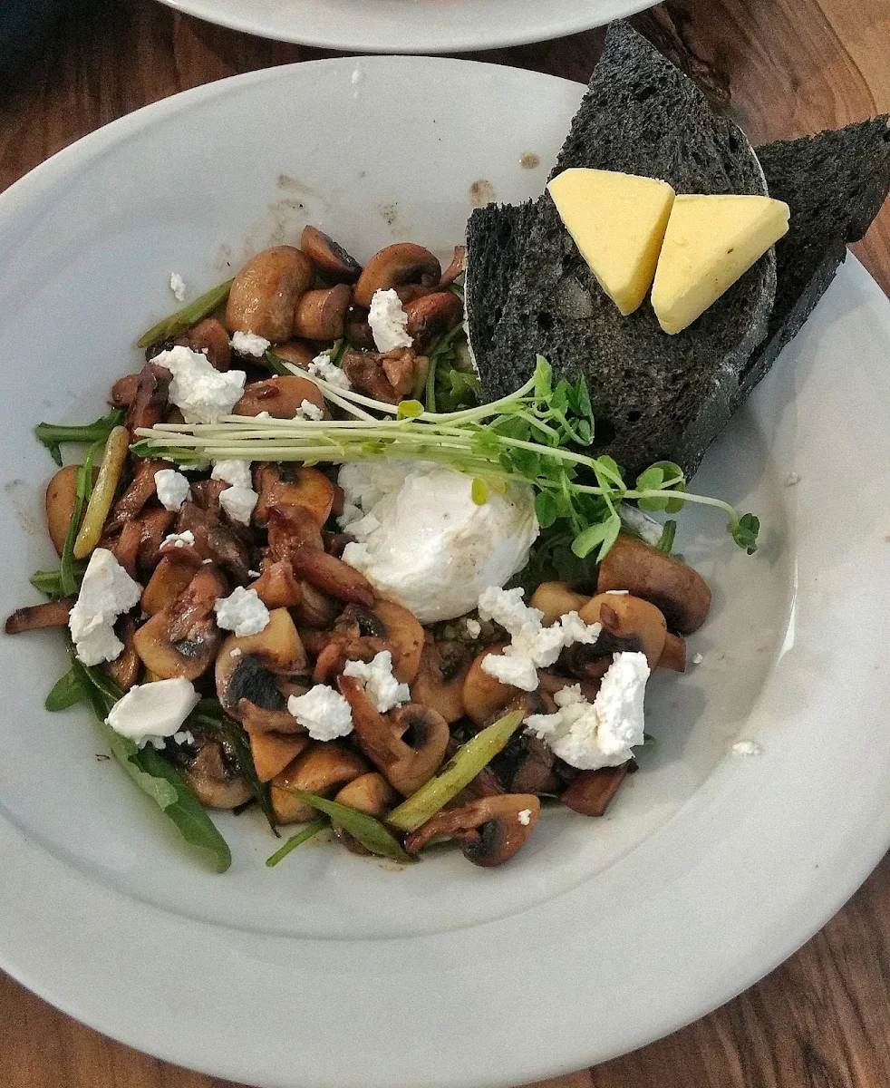 Sauteed Button Mushrooms GF, Gamble & Brown Cafe