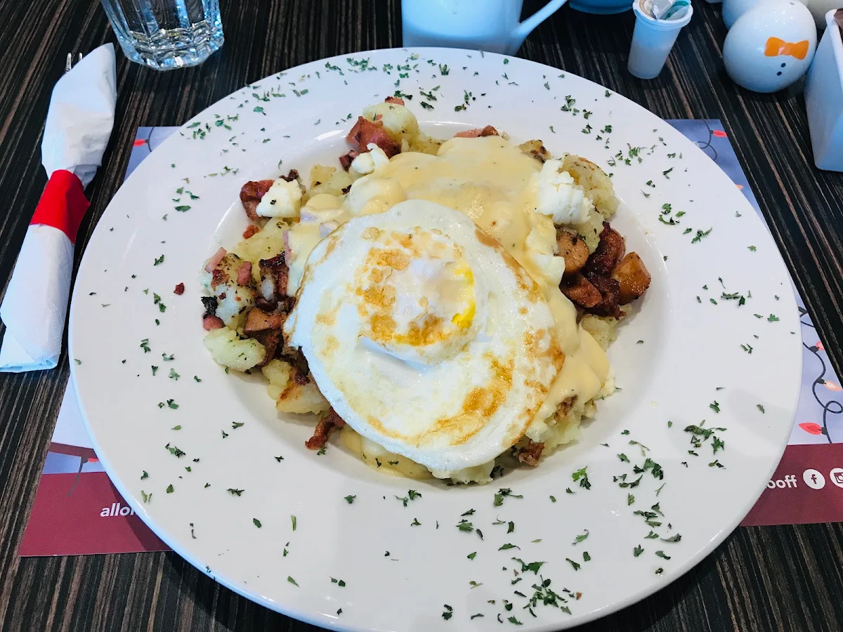 Poutine Déjeuner Signature Breakfast Poutine