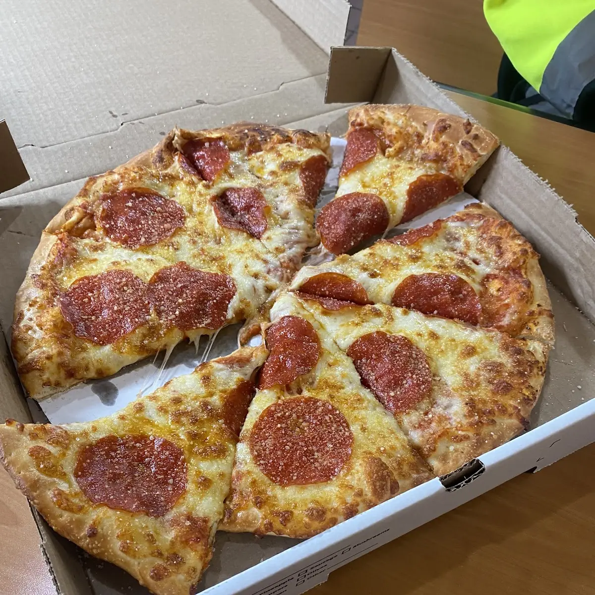 14" Pepperoni Pizza