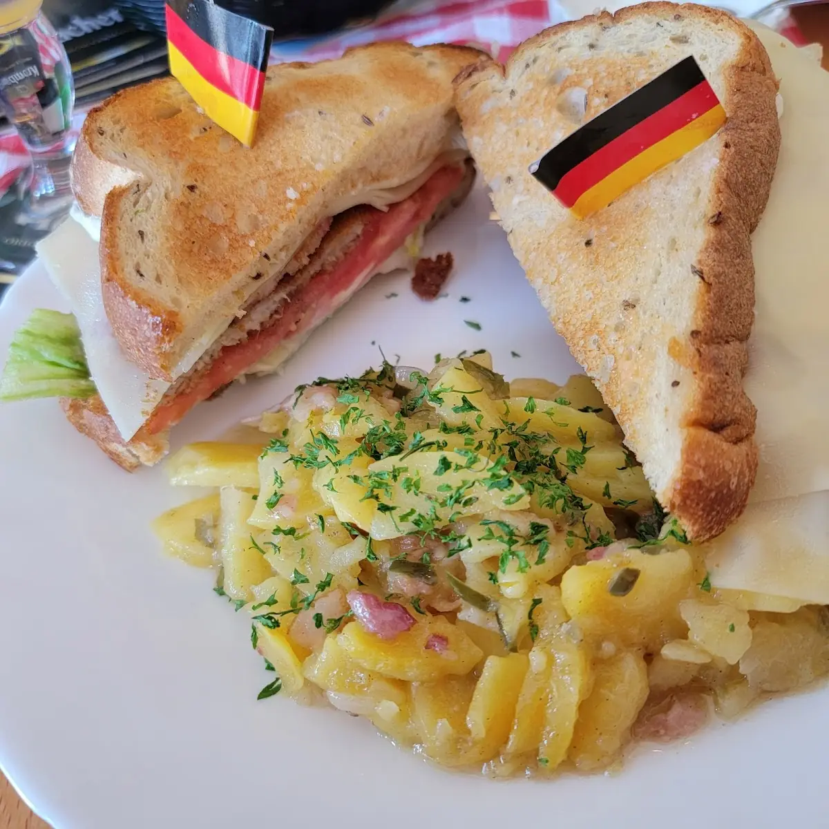 Schnitzel Club Sandwich