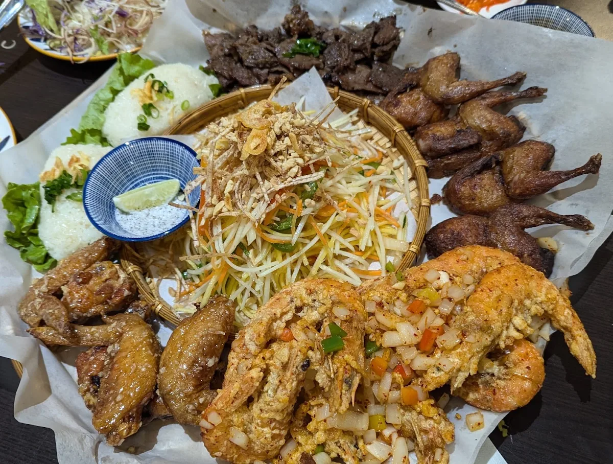 Fish Sauce Chicken Wings, PHO NON LA