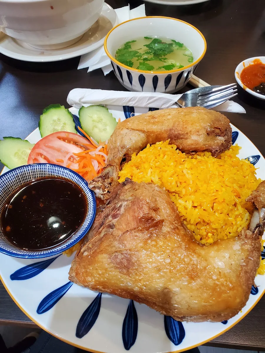 Fried Chicken with Rice, PHO NON LA