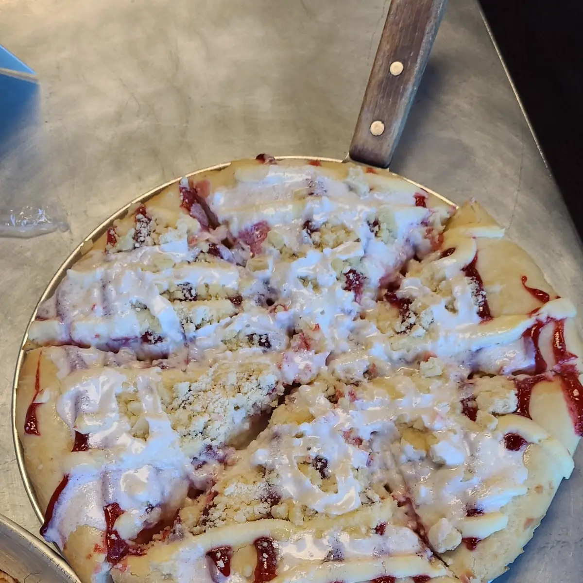 Strawberry Cream Cheese Dessert Pizza