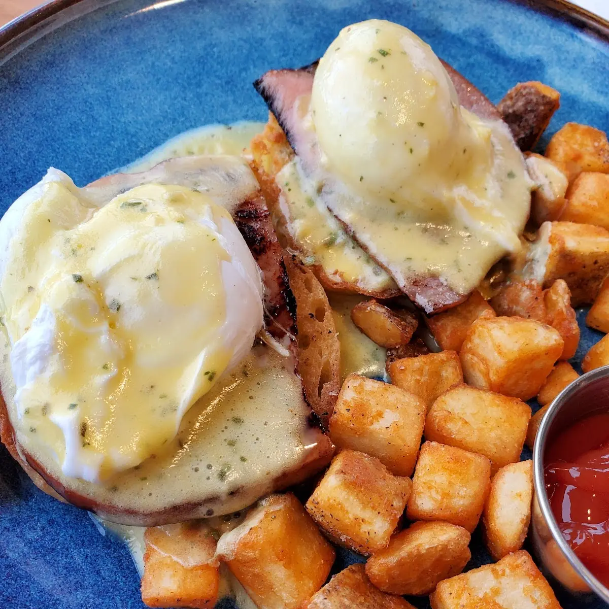 Jetty Benny's with Crab Cake