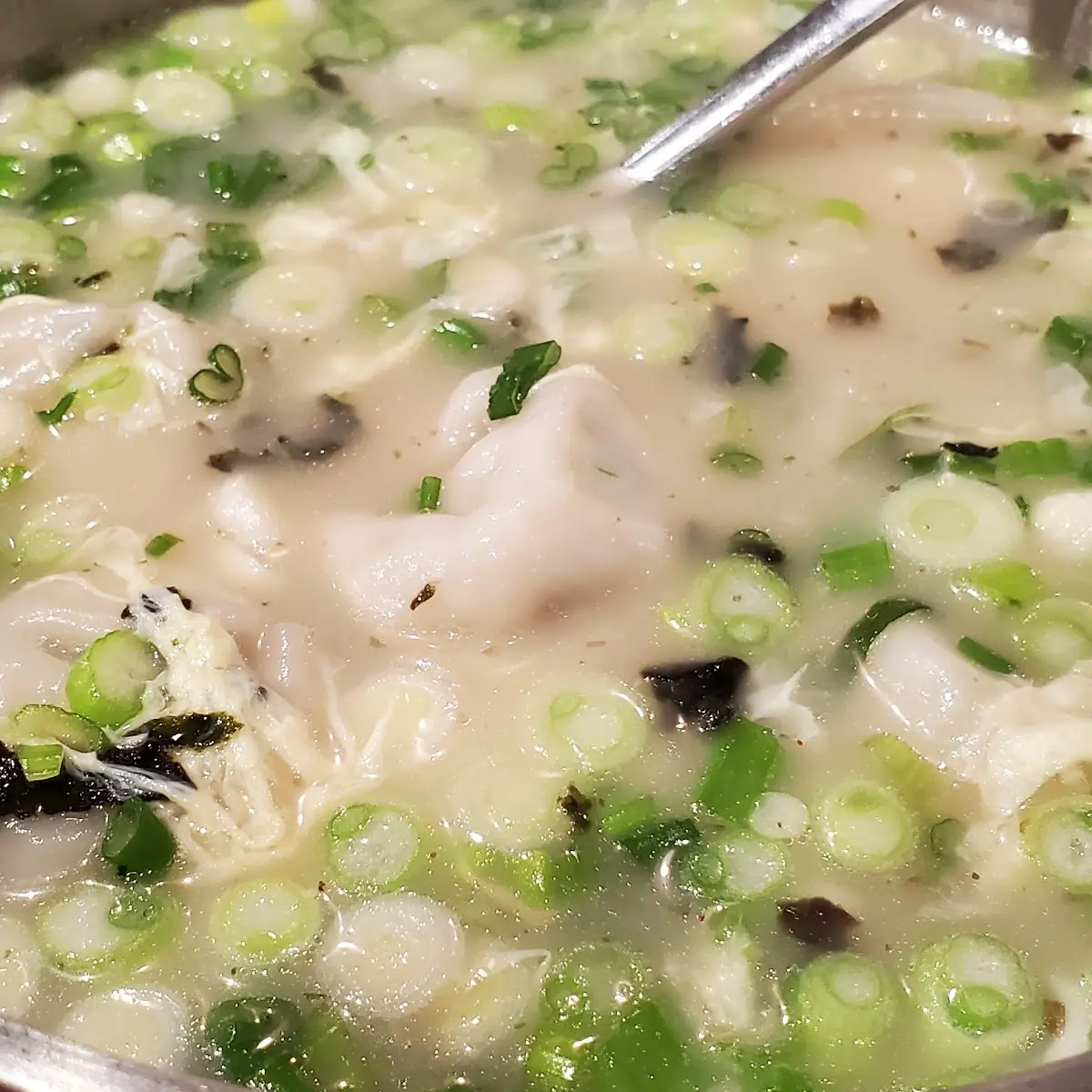 만둣국 Korean Dumpling Soup