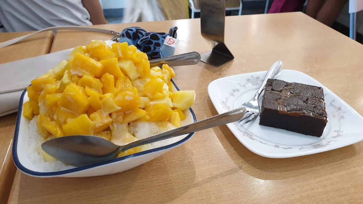 Mango Shaved Ice, Sweet Dessert Shop