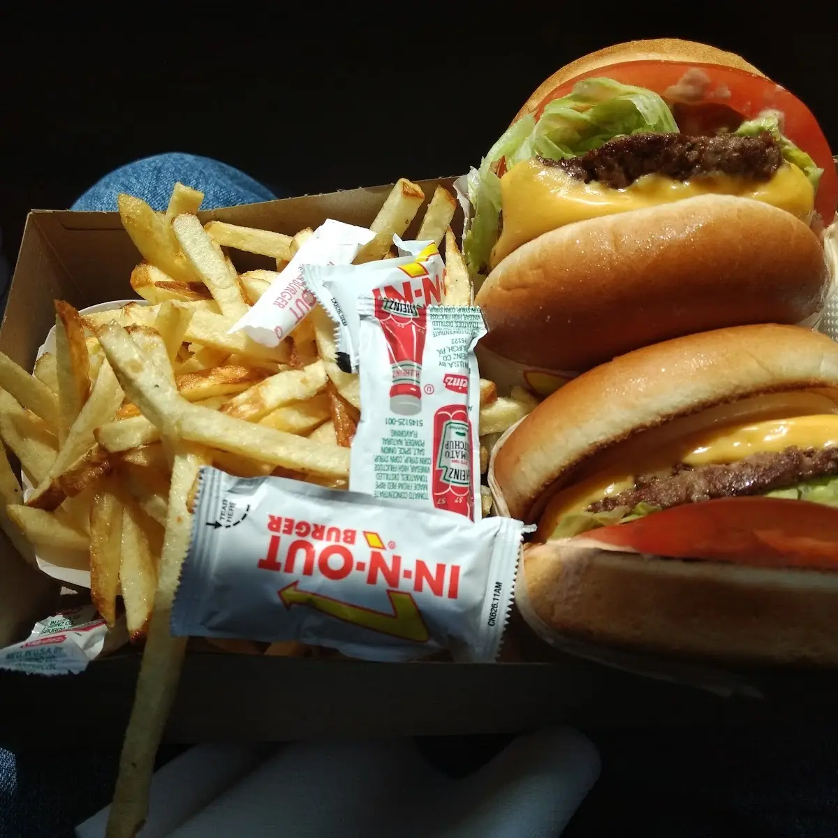 Cheeseburger Meal in N Out