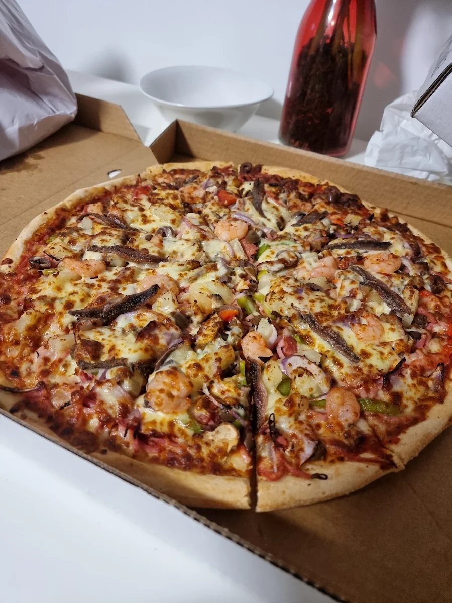 Highlights, Amore Pizza & Take Away