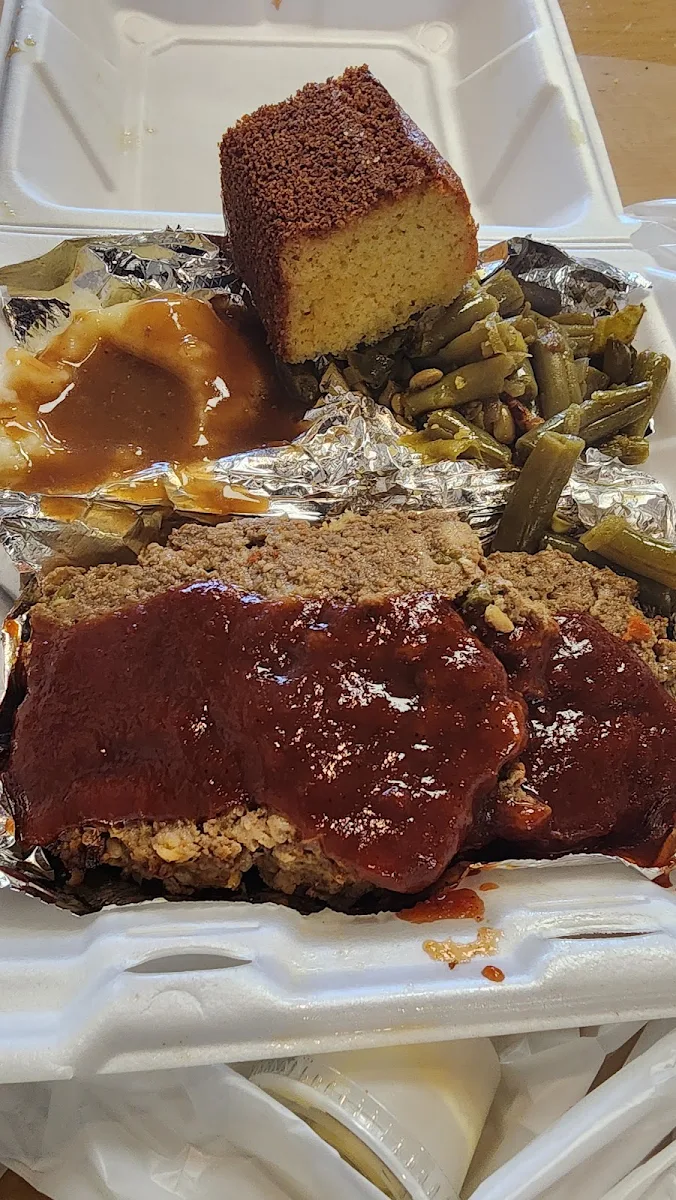 Ribs Braised Greens Cornbread