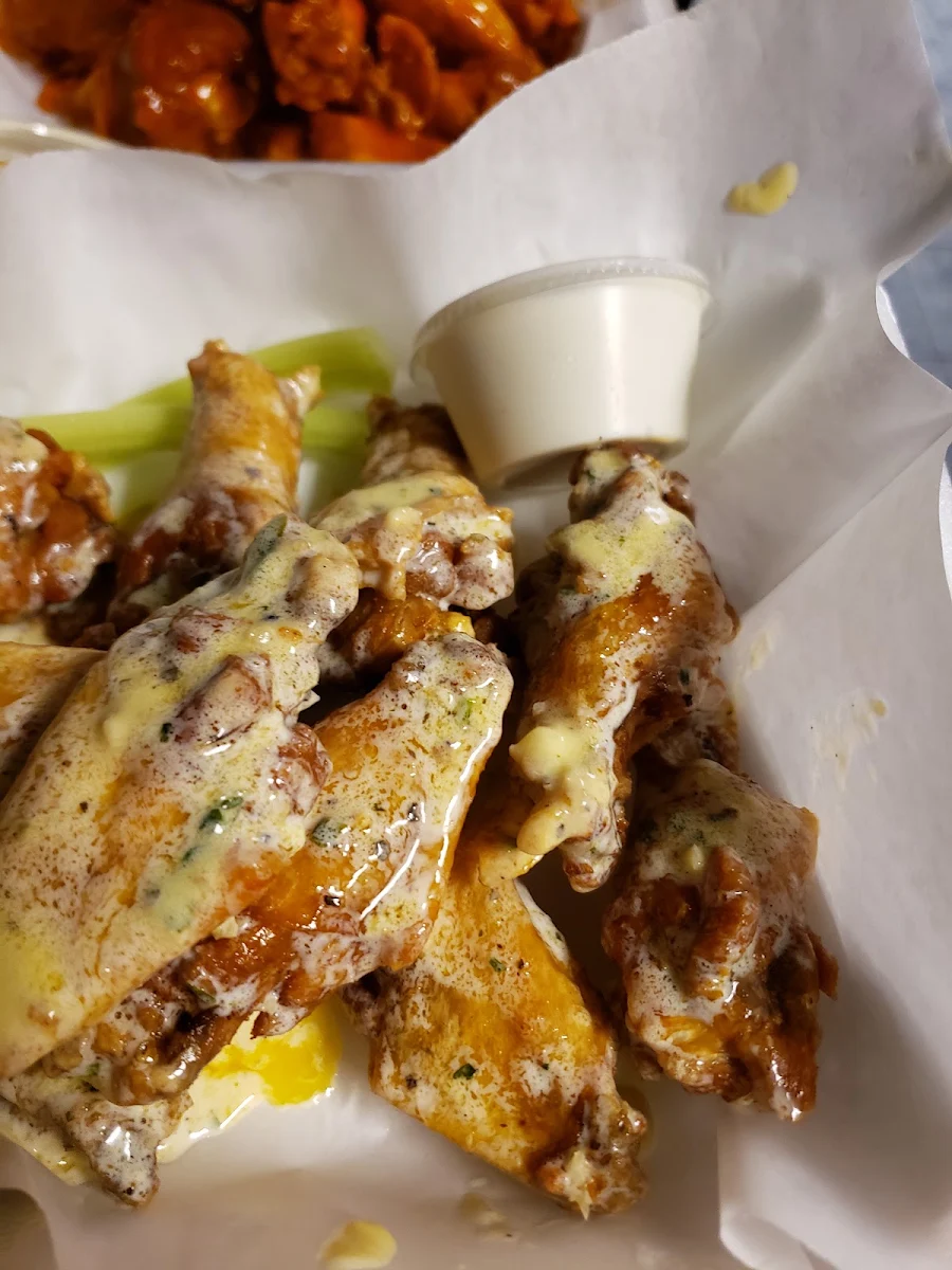 Garlic Butter Ranch Chicken Wings