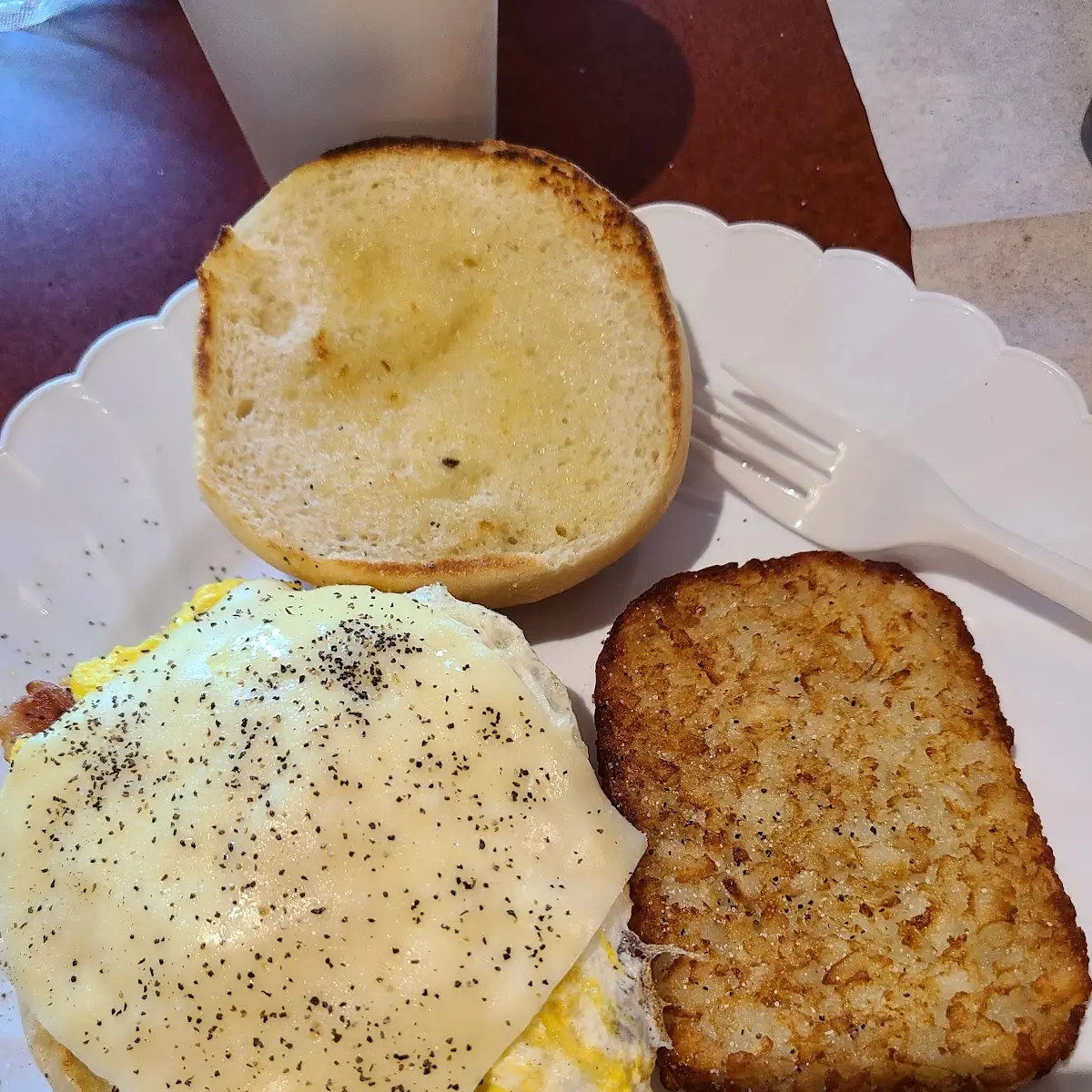 Egg Sandwich on Hard Roll w Hash Brown