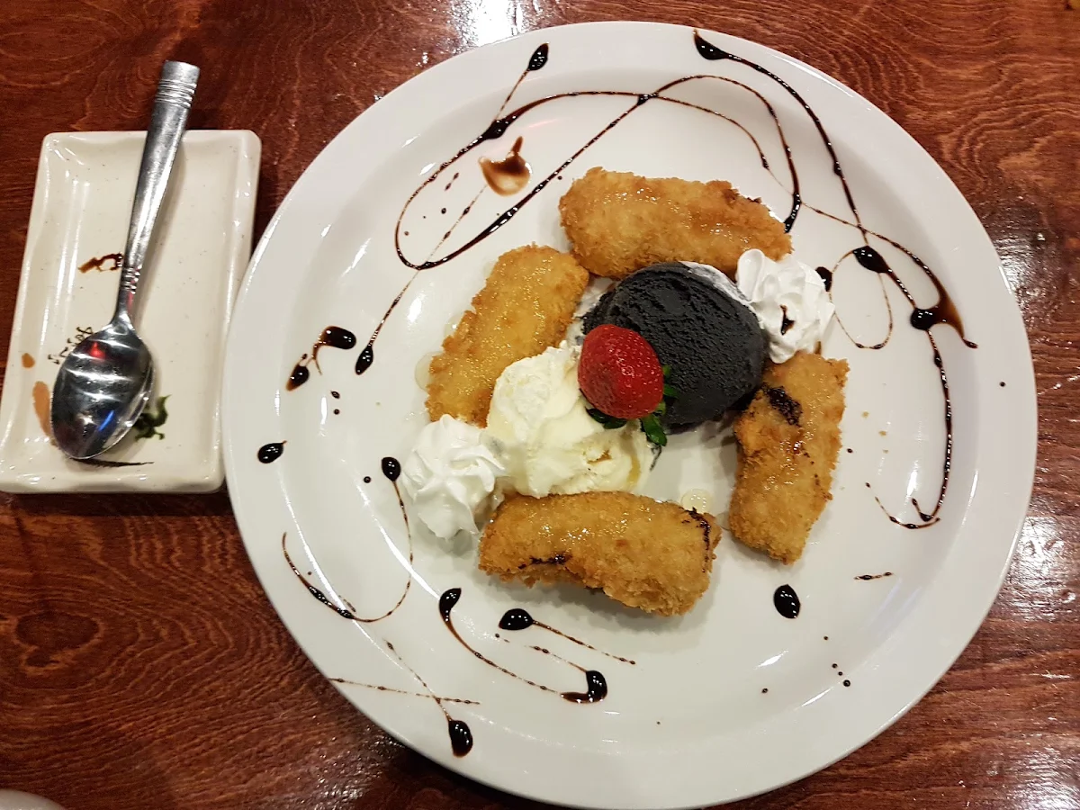 Deep Fried Banana with Ice Cream, Akima House