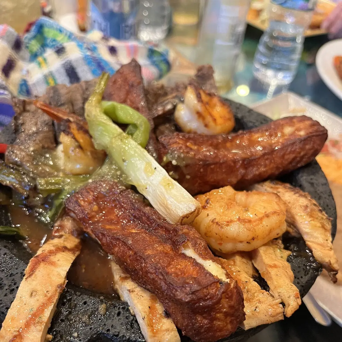 Molcajete El Mariachi Platillo
