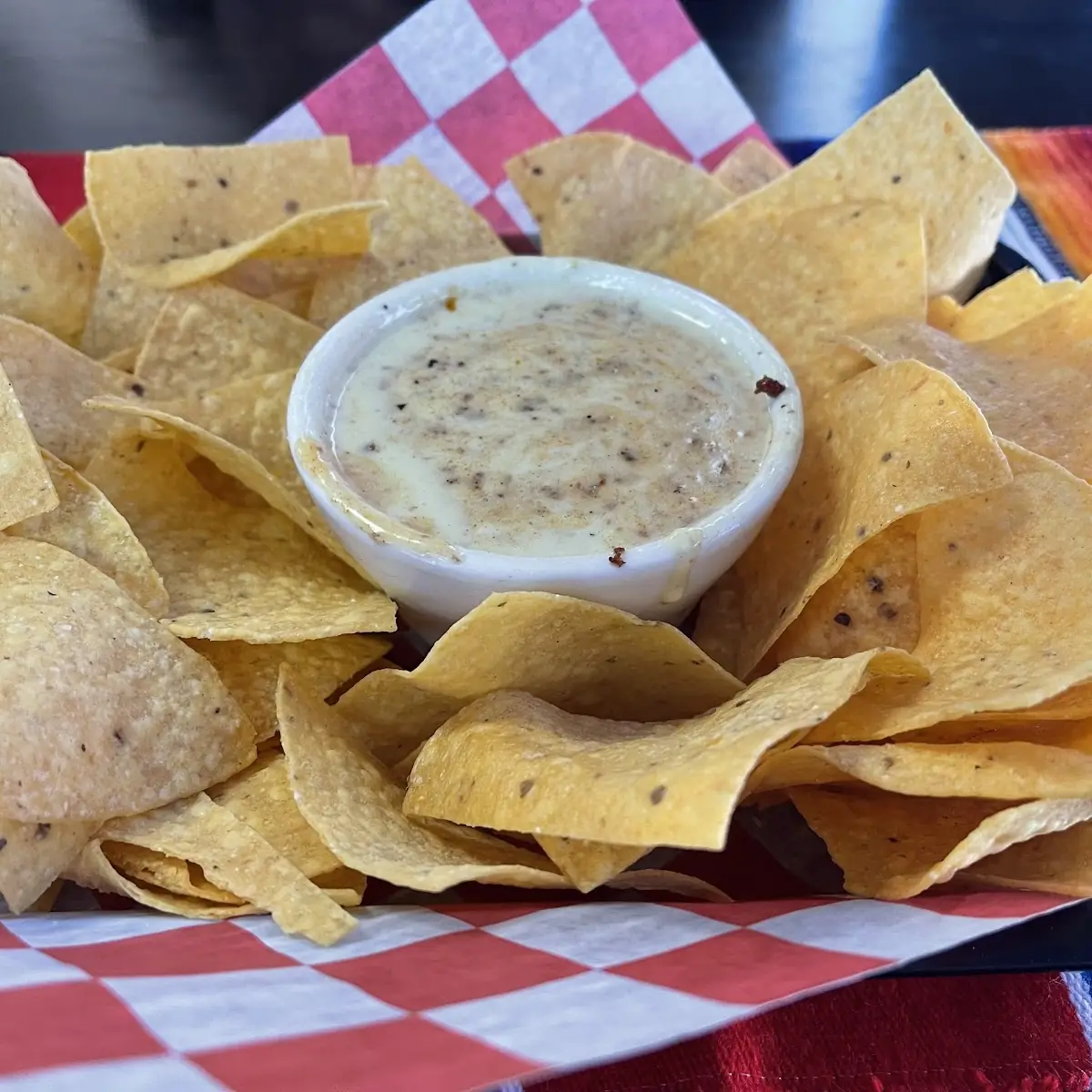 Queso Dip & Chips
