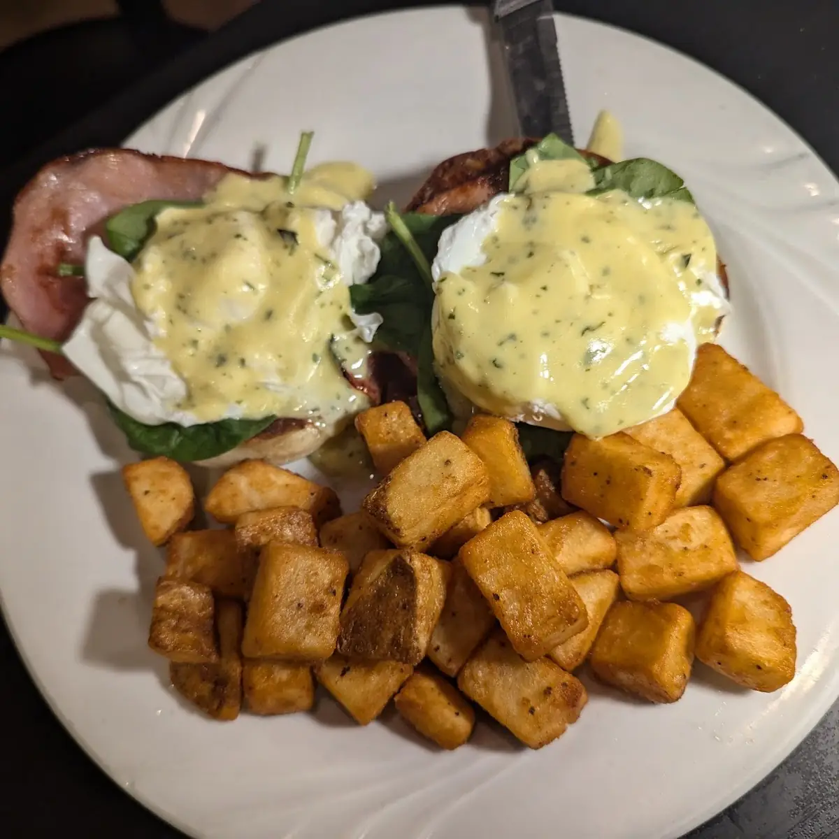 Grill's Eggs Benedict
