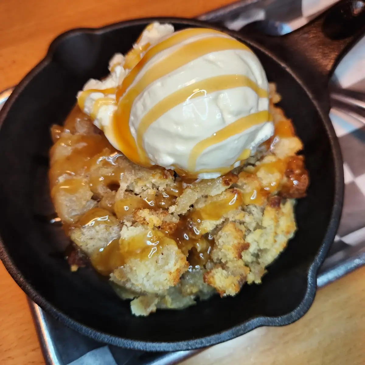 Apple Pie with Ice Cream