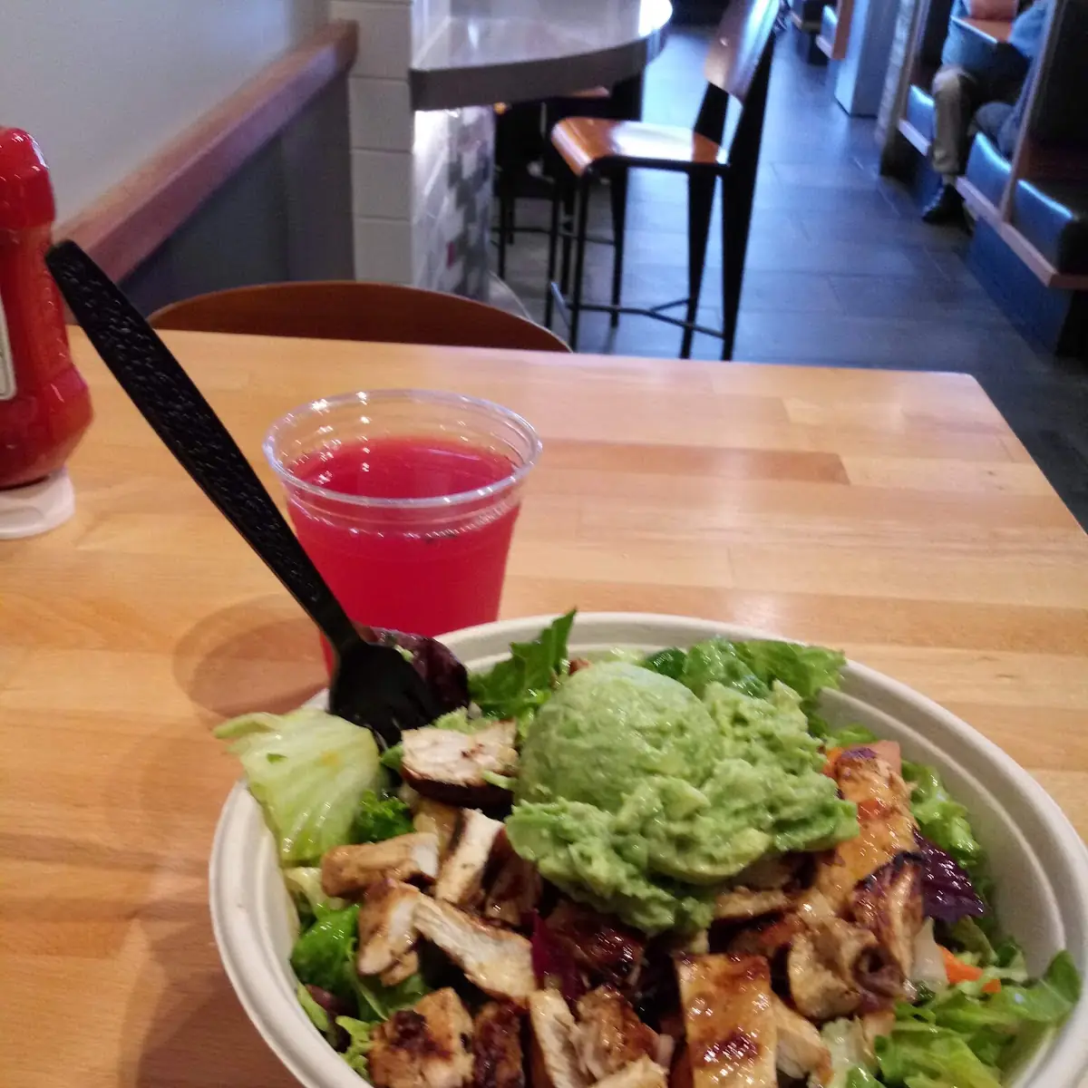 Garden Salad with Grilled Chicken and Avocado