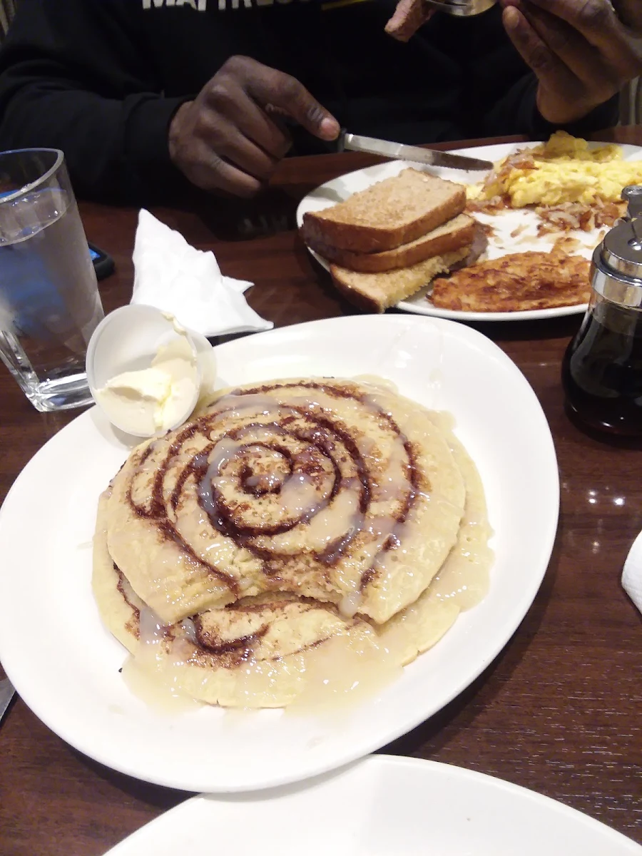 Cinnamon Roll Pancakes