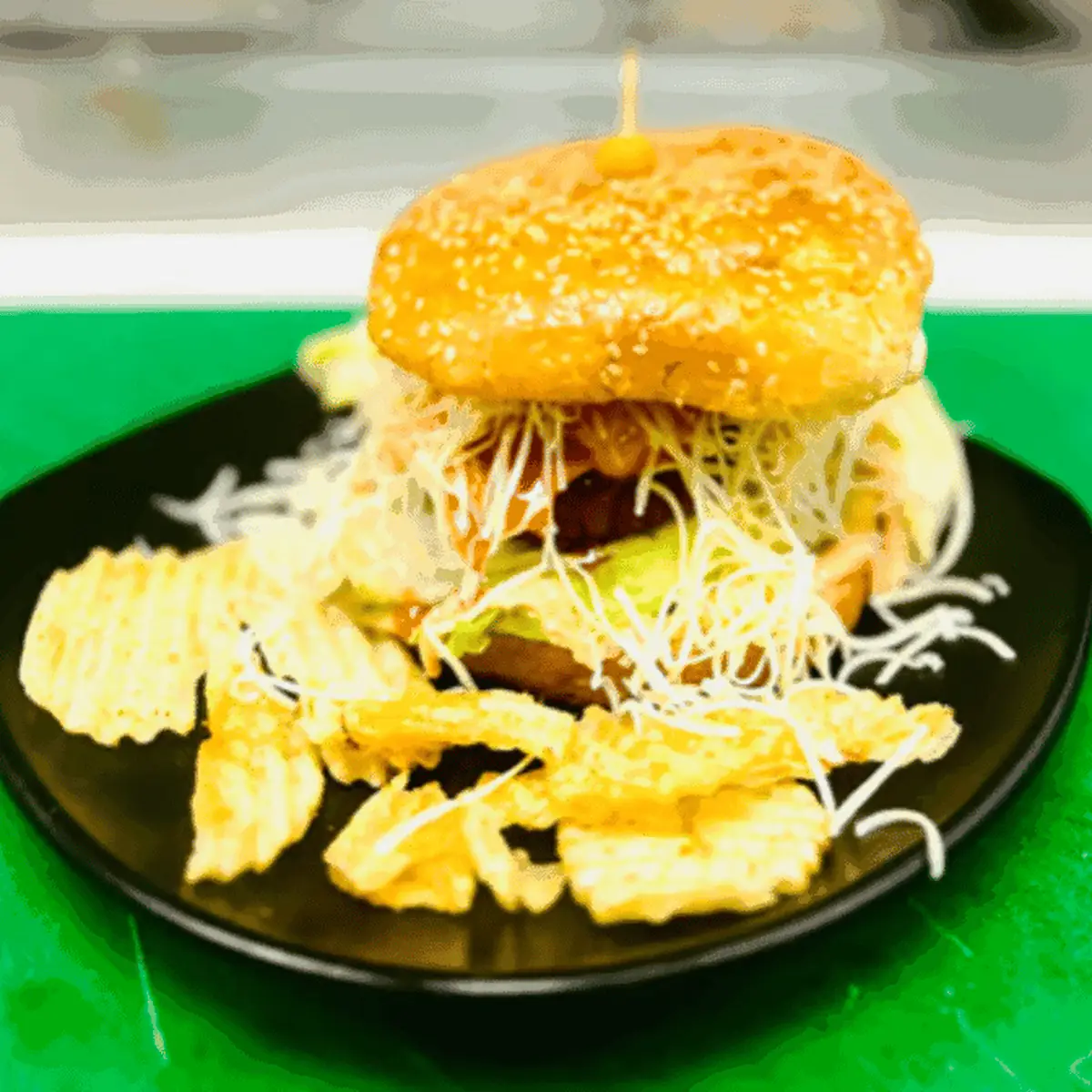 Cheese Burger with Potato Chips