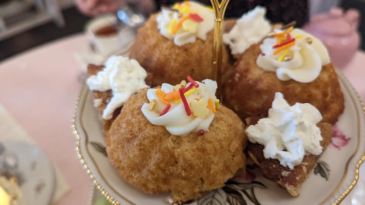 Mini Bundy Cakes and Pecan Pie