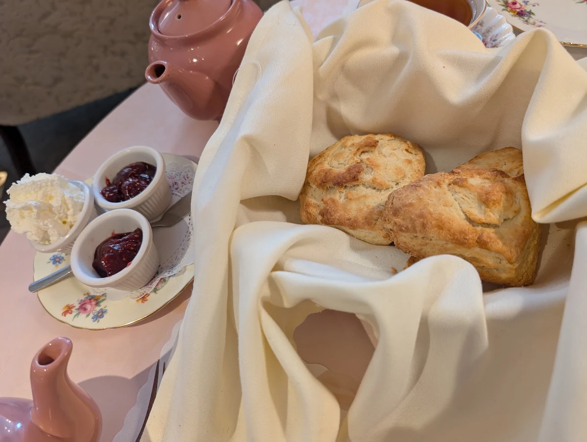 Scones with Lemon Curd