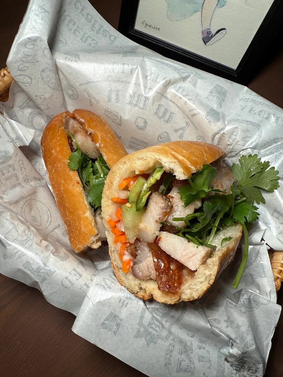 Classic Banh Mì Đắc Biệt
