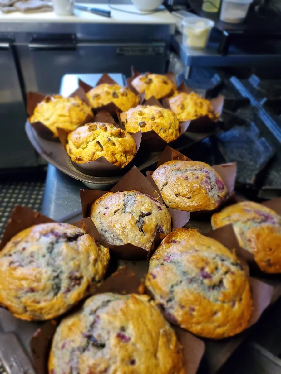 Val's Muffin, Coho Joe Cafe & BnB
